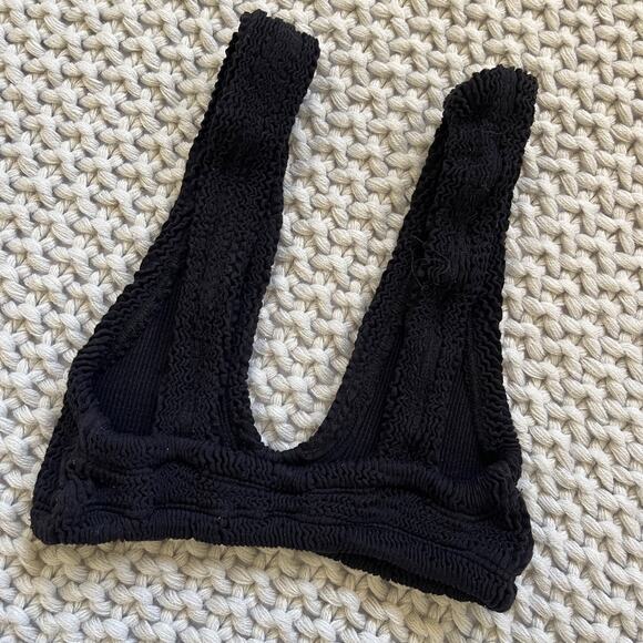 Skatie• ‘Sami’ SUPERSTRETCH Bikini Top in Black - Picture 5 of 16